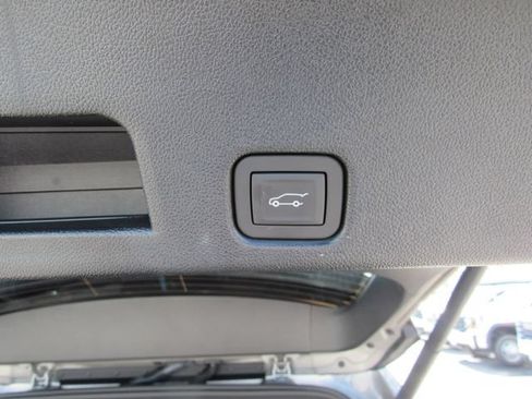 Used 2026 Chevrolet Traverse Z71 w/ Enhanced Driving Package AWD/4WD image 37