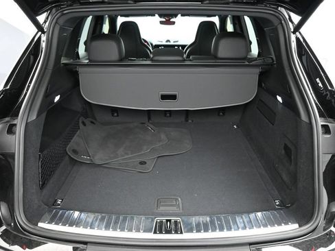 Certified 2025 Porsche Cayenne S AWD/4WD image 23