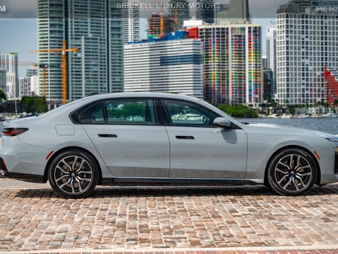 Used 2024 BMW 760i xDrive w/ Executive Package image 13