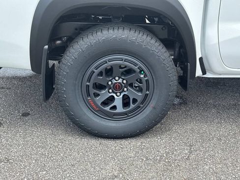 New 2026 Nissan Frontier PRO-4X w/ Tow Package AWD/4WD image 11