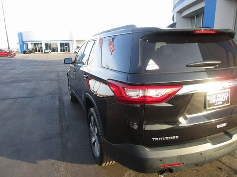 Used 2020 Chevrolet Traverse LT w/ LT Premium Package image 3
