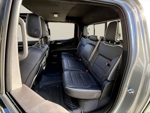 Used 2023 GMC Sierra 1500 AT4X image 23