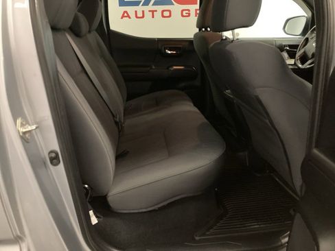 Used 2019 Toyota Tacoma TRD Off-Road image 34