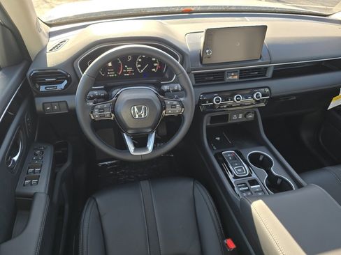 New 2025 Honda Pilot Touring image 26