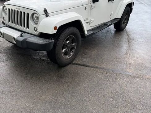 Used 2018 Jeep Wrangler Unlimited Sahara AWD/4WD image 1