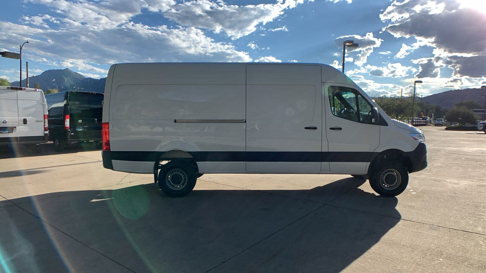 Used 2024 Mercedes-Benz Sprinter 2500 image 6