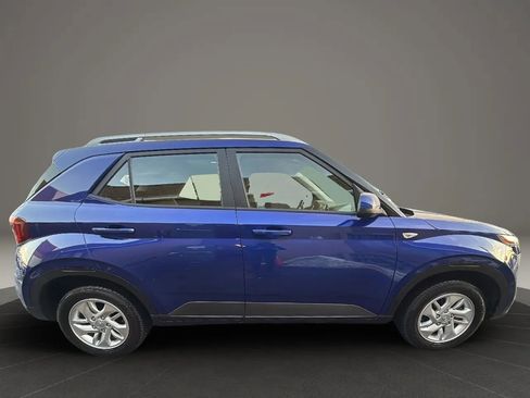 Used 2020 Hyundai Venue SEL w/ Convenience Package image 4