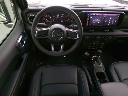 Used 2024 Jeep Wrangler Unlimited Sahara AWD/4WD image 14