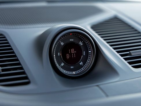 Certified 2025 Porsche Cayenne S image 33