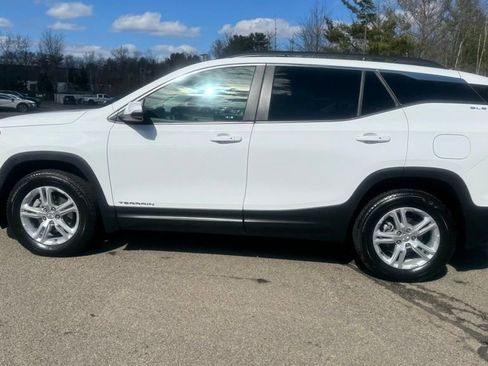 Used 2023 GMC Terrain SLE w/ Driver Convenience Package AWD/4WD image 2