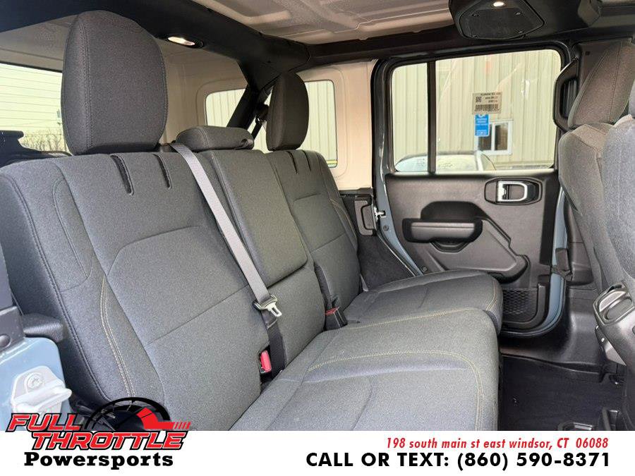 Used 2024 Jeep Wrangler Unlimited w/ Convenience Group AWD/4WD image 15