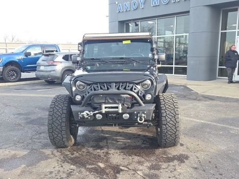 Used 2015 Jeep Wrangler Unlimited Rubicon image 12