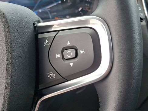 Certified 2026 Volvo XC40 B5 Plus AWD/4WD image 24