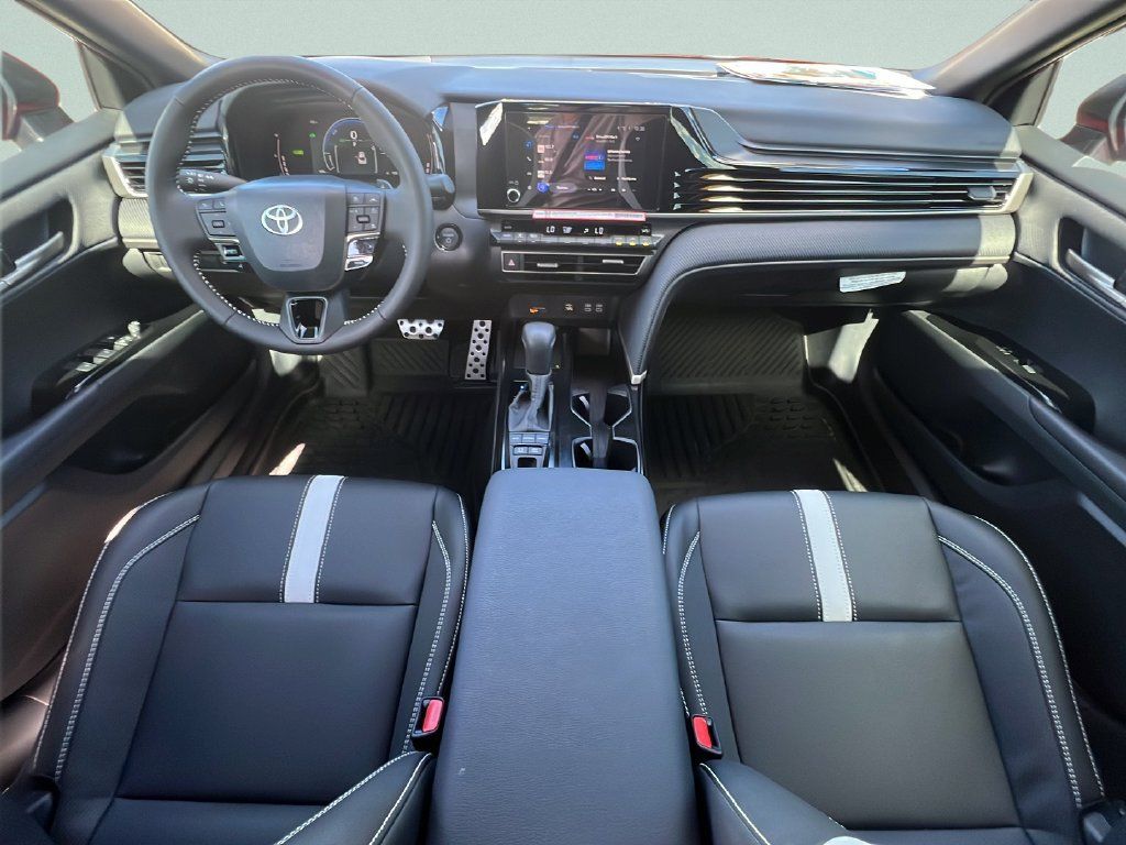 Used 2026 Toyota Camry SE FWD image 10