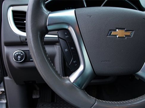 Used 2016 Chevrolet Traverse LT w/ Style and Technology Package image 18