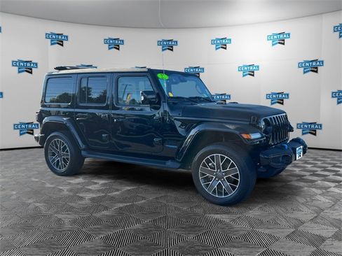 Certified 2022 Jeep Wrangler Unlimited Sahara image 8
