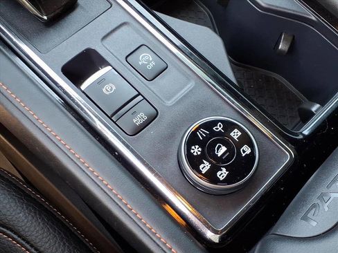 Used 2024 Nissan Pathfinder Rock Creek image 17