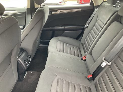 Used 2019 Ford Fusion SE image 13