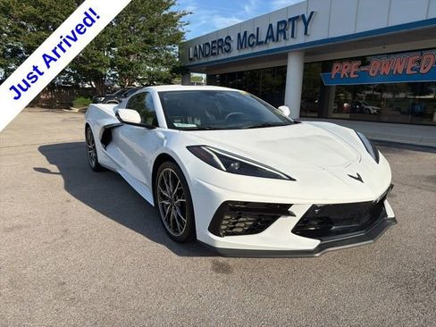 Used 2025 Chevrolet Corvette Stingray Preferred Cpe w/ Z51 Performance Package RWD image 2
