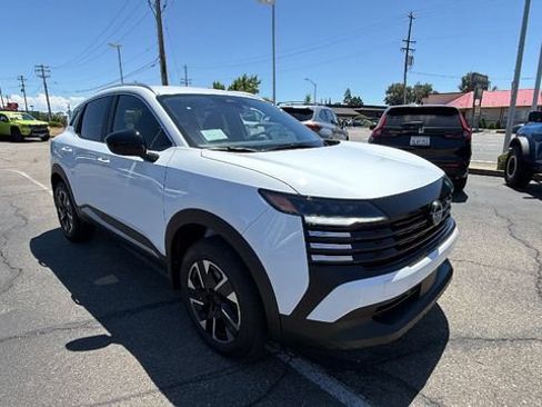 New 2026 Nissan Kicks SV AWD/4WD image 2