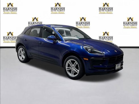 Used 2024 Porsche Macan AWD/4WD image 3