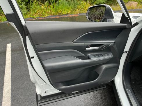 Used 2024 Toyota Grand Highlander AWD Hybrid image 11