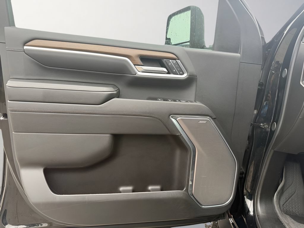 Used 2025 Chevrolet Silverado 2500 High Country w/ High Country Premium Package AWD/4WD image 22