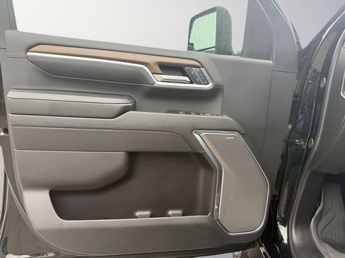 Used 2025 Chevrolet Silverado 2500 High Country w/ High Country Premium Package AWD/4WD image 22
