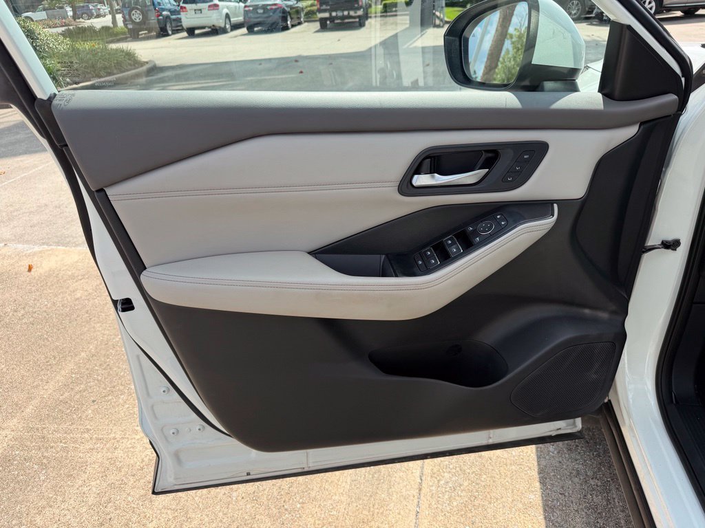 Used 2023 Nissan Rogue SL w/ SL Premium Package FWD image 7