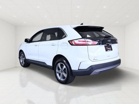 Certified 2024 Ford Edge SEL w/ Convenience Package AWD/4WD image 4
