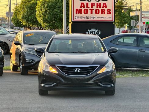 Used 2011 Hyundai Sonata GLS FWD image 2