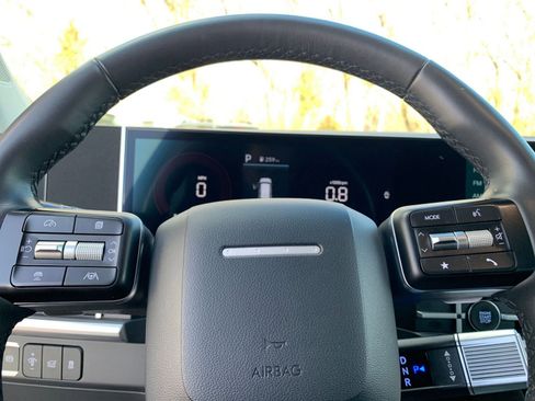 Used 2025 Hyundai Santa Fe SEL image 30