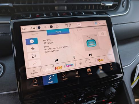 New 2025 Jeep Grand Cherokee Limited w/ Black Appearance Package image 20