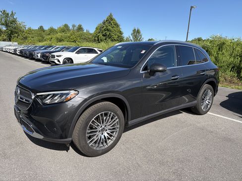 Used 2026 Mercedes-Benz GLC 300 4MATIC image 4