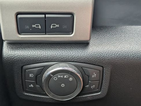 Used 2016 Ford F150 Lariat w/ Equipment Group 501A Mid AWD/4WD image 13