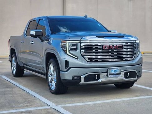 Used 2024 GMC Sierra 1500 Denali w/ Technology Package AWD/4WD image 3