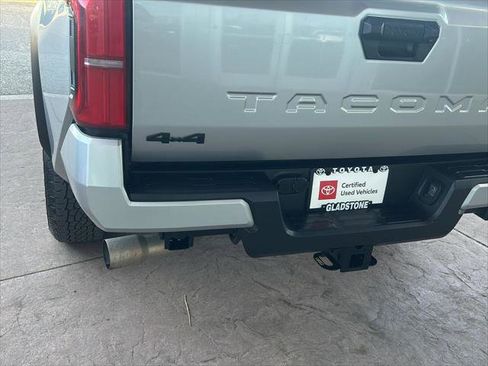 Certified 2024 Toyota Tacoma TRD Off-Road image 8
