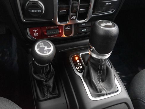 Used 2024 Jeep Wrangler Willys image 20