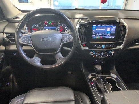 Used 2021 Chevrolet Traverse RS image 13