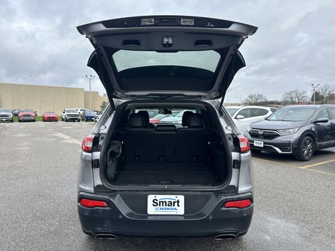 Used 2018 Jeep Cherokee Limited w/ High Altitude Package image 10