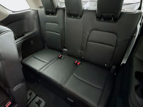 Used 2025 Nissan Pathfinder SL image 29