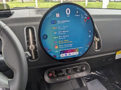 Used 2025 MINI Cooper Countryman S w/ Comfort Package Max image 12