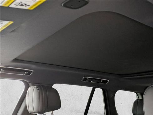 Used 2023 Land Rover Range Rover SE image 16