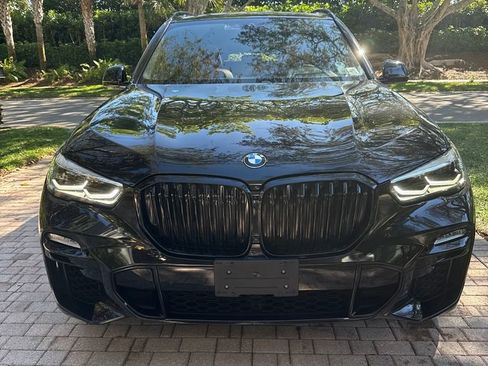 Used 2021 BMW X5 M50i w/ Premium Package image 40