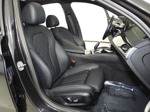 Certified 2023 BMW 530e w/ Convenience Package image 19