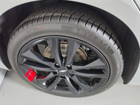 Used 2018 Chevrolet Malibu LT w/ Leather Package FWD image 11