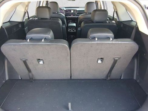 Used 2025 Kia Sorento SX AWD/4WD image 6