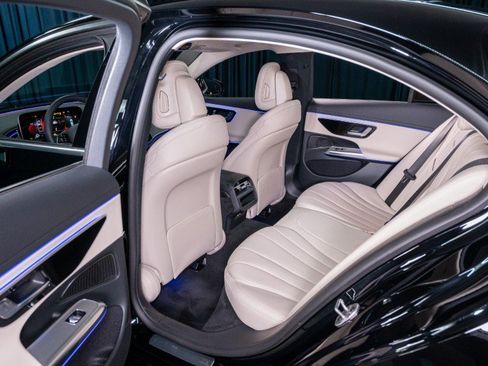New 2026 Mercedes-Benz E 350 4MATIC Sedan image 26