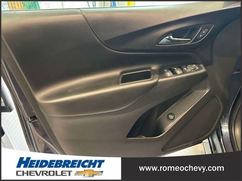 Used 2018 Chevrolet Equinox LT w/ Sun & Infotainment Package image 18