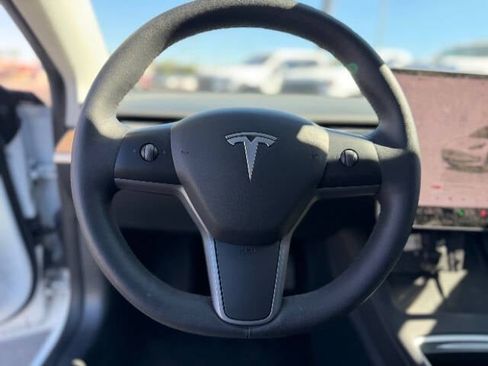 Used 2023 Tesla Model 3 Standard Range image 10